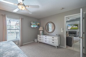 3 bedrooms, iron/ironing board, free WiFi, bed sheets - Golf Course Front, Single-Family Home, 3/2/2 Pool Home (Rotonda West)