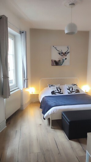 2 chambres, fer et planche à repasser, lit parapluie, Wi-Fi gratuit