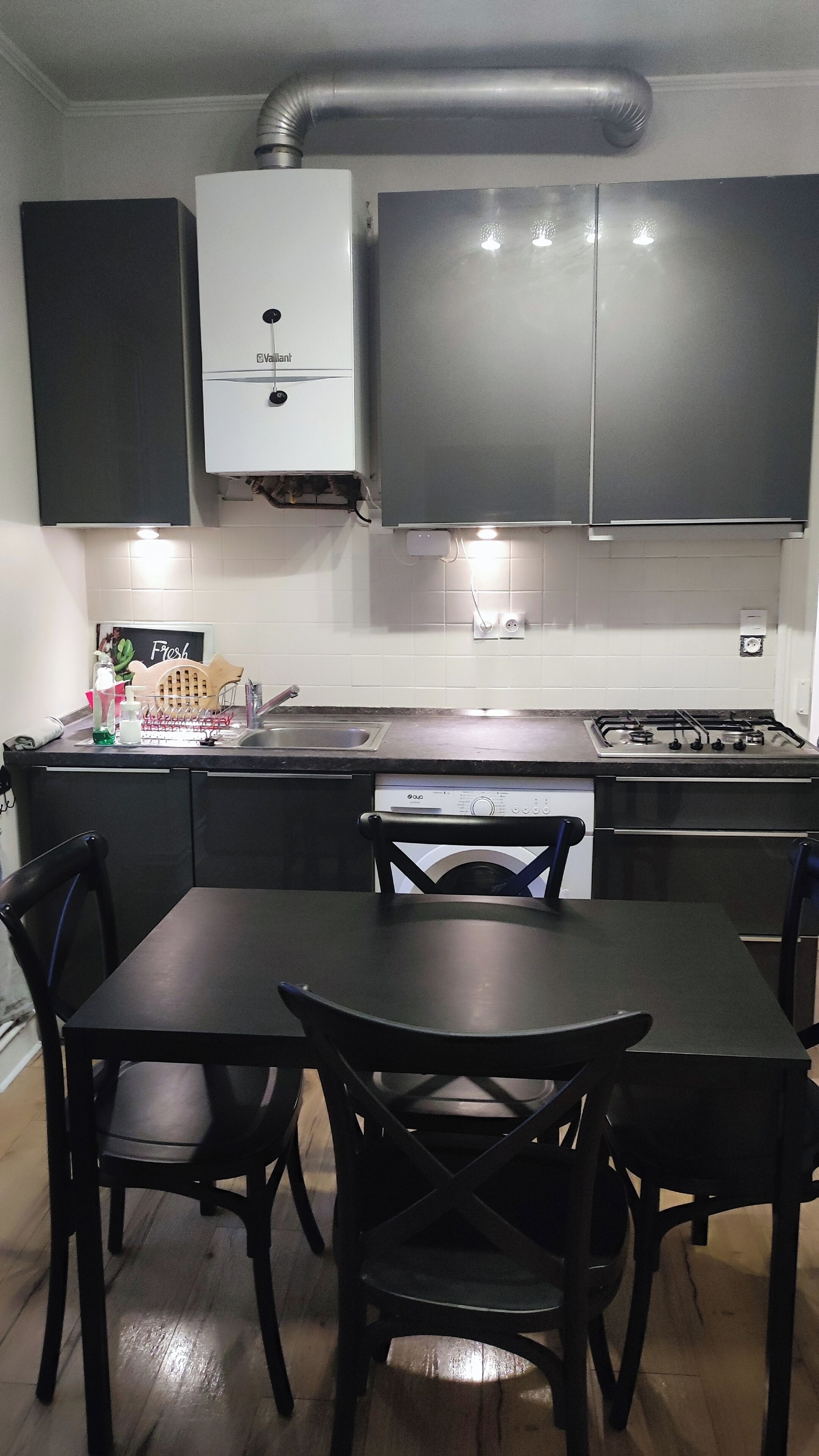 ثلاجة، ميكروويف، فرن، موقد طهي مسطح