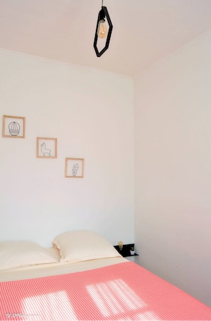 2 chambres, fer et planche à repasser, lit parapluie, Wi-Fi gratuit