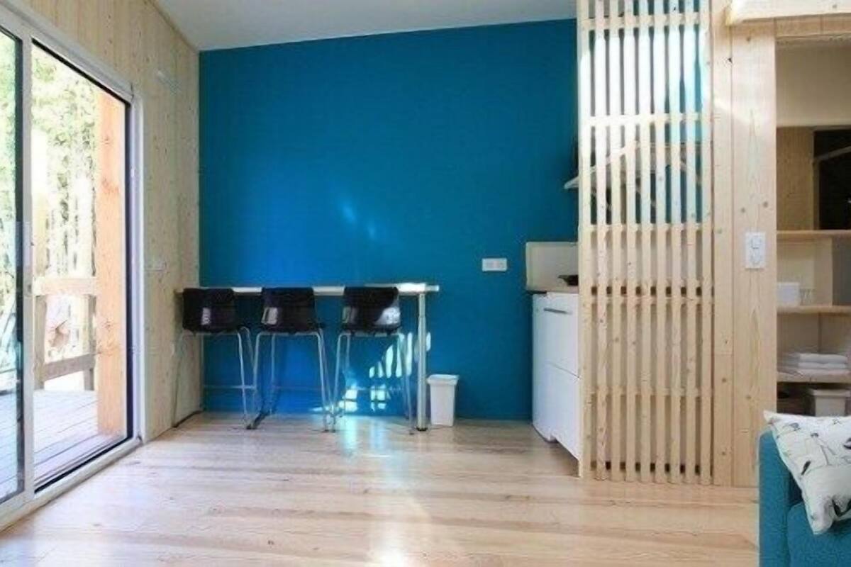 Suite (Bleue) | Een strijkplank/strijkijzer, gratis babybedden, gratis wifi, beddengoed