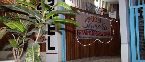 Majoituspaikan sisäänkäynti