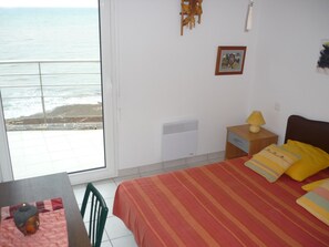3 bedrooms, iron/ironing board - Above the water, Large apartment, Panoramic view overlooking the ocean 100m2 (Clohars-Carnoët)