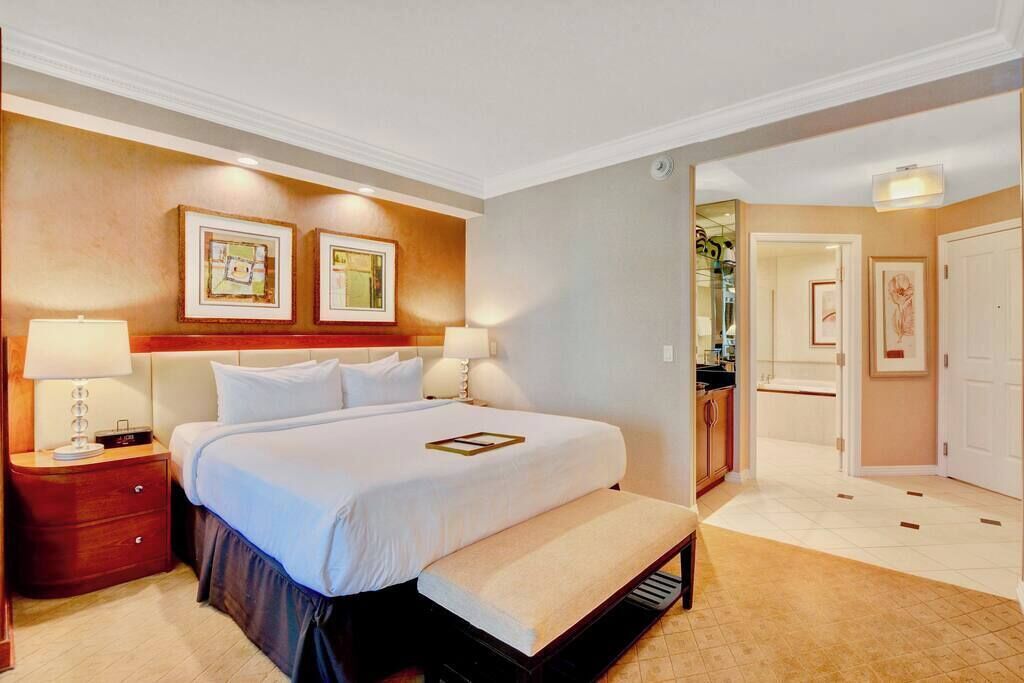 1 bedroom, in-room safe, desk, blackout curtains