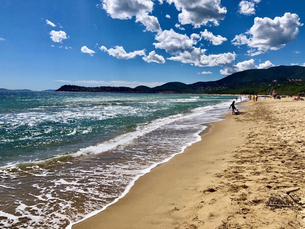 In Strandnähe, Liegestühle