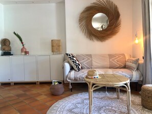 Fernseher, Tischtennisplatte