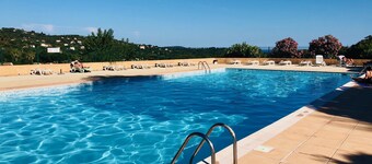 Charming cottage in La Croix-Valmer with large terrace and pool