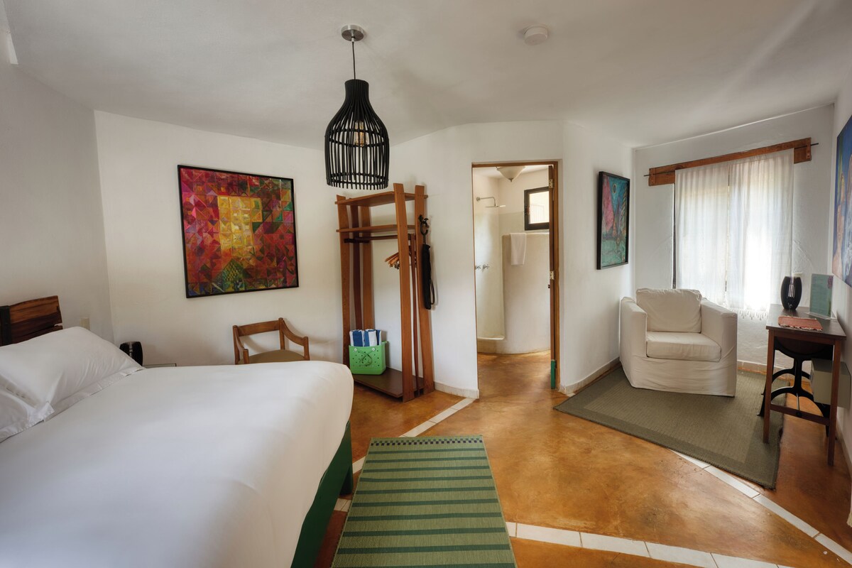 Habitacion Verde | Premium bedding, in-room safe, soundproofing, WiFi (free)