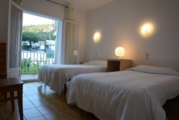 4 camere, ferro/asse da stiro, Wi-Fi gratuito, lenzuola