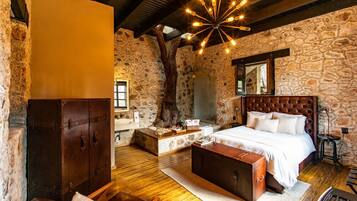 Habitación romántica, 1 cama Queen size | Caja de seguridad en la habitación, wifi gratis y ropa de cama