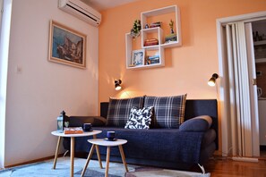 TV - Peaceful location, walk everywhere + parking free (Hvar)