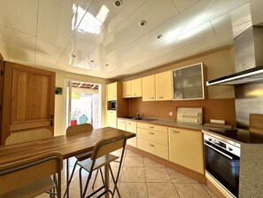 Fridge, microwave, dishwasher, toaster