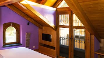 Basic-Doppelzimmer, Terrasse, Bergblick | Zimmerausstattung