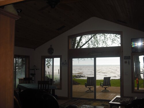 Lake Winnebago Waterfront Cottage with sand beach.