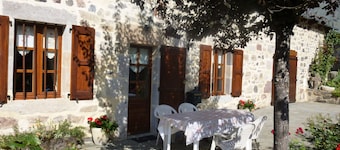 giteduplombducantal to the guards in Saint-Jacques-Des-Blats