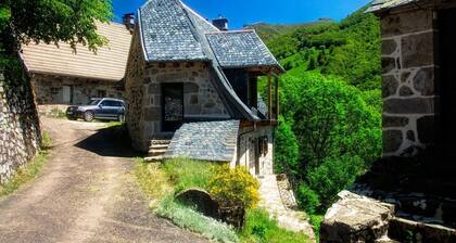 giteduplombducantal zu den Wachen in Saint-Jacques-Des-Blats