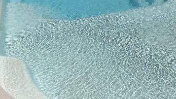 Piscina all'aperto, una piscina riscaldata