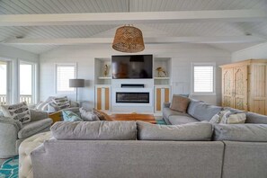 Smart TV - Pelicans Reach (North Topsail Beach)