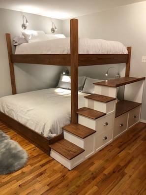 3 bedrooms, in-room safe, iron/ironing board, free WiFi