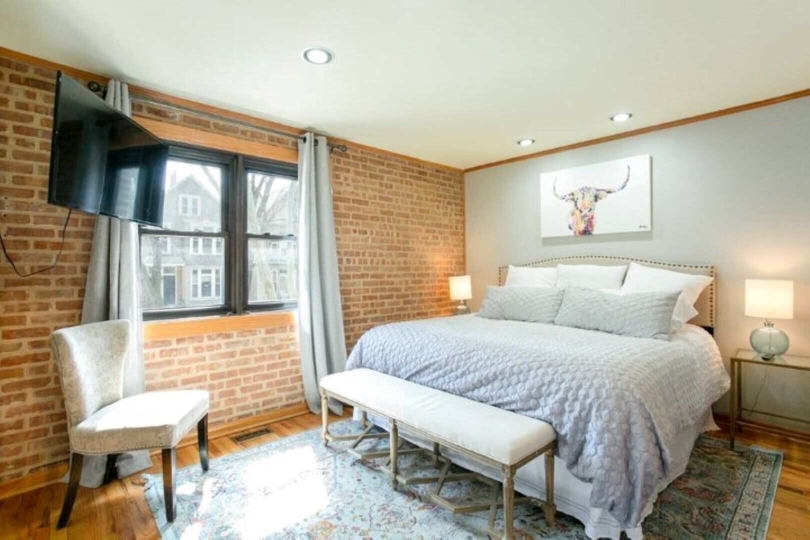 3 bedrooms, in-room safe, iron/ironing board, WiFi (free)