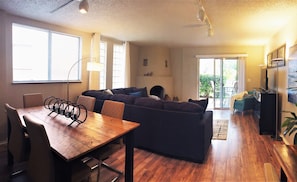 Interior - Spacious, Quiet, Comfortable Townhome-Walkable to everything in the Village (SEDONA)