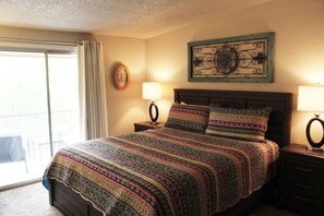 2 bedrooms, desk, iron/ironing board, free WiFi - Spacious, Quiet, Comfortable Townhome-Walkable to everything in the Village (SEDONA)