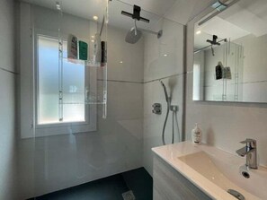 Bathtub - Lovely flat with views Roses Av 48 (Rosas / Roses)