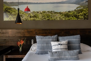Quarto casal premium, 1 cama King, sacada, vista para o oceano | 1 quarto, roupas de cama de algodão egípcio, roupas de cama premium