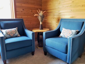 Interior - Spacious 5 BR/3 BA Split Home on 3 Acres only 25 Min From Glacier NP - Sleeps 17 (Columbia Falls)