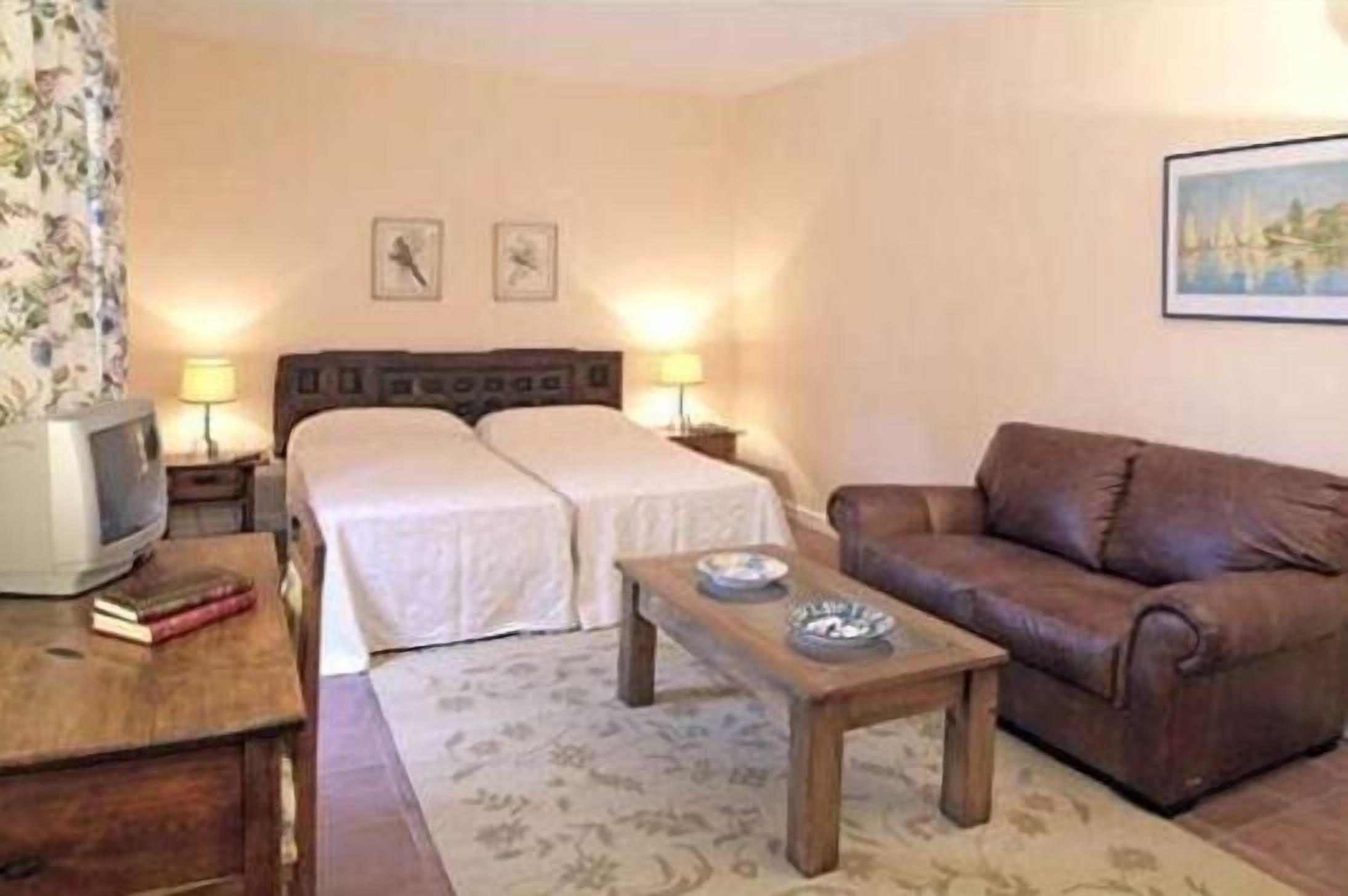 10 chambres, Wi-Fi gratuit, draps fournis