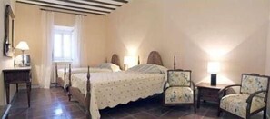 10 dormitoris, wifi gratuïta i roba de llit