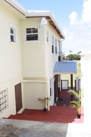 Exterior - "LITTLE EDEN" Your Home Away From Home. (Enterprise)