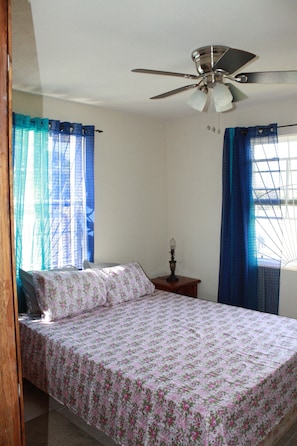 2 bedrooms, iron/ironing board, WiFi, bed sheets - "LITTLE EDEN" Your Home Away From Home. (Enterprise)