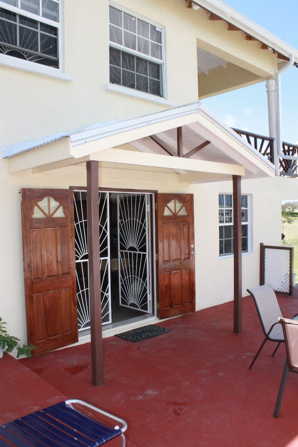 Terrace/patio - "LITTLE EDEN" Your Home Away From Home. (Enterprise)