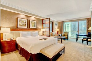 1 bedroom, in-room safe, desk, iron/ironing board - No Resort Fee ! Balcony Strip View Suite - Pool (Las Vegas)