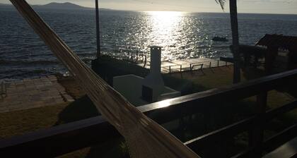 Triplex House en comunidad cerrada frente a la laguna, verdadero paraíso