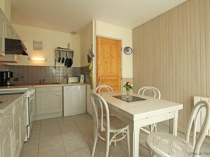 Fridge, microwave, dishwasher