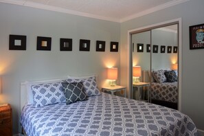 1 habitación, tabla de planchar con plancha, wifi gratis y ropa de cama 