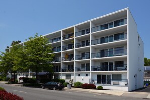 Exterior - Linens Provided One Bedroom Condo Downtown Walk Everywhere (Rehoboth Beach)