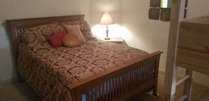 2 bedrooms, iron/ironing board, travel cot, free WiFi