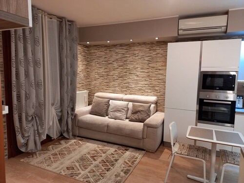 Romantic and cozy apartment within walking distance from the center, with garage