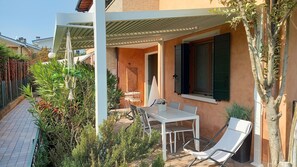 Outdoor dining - Romantic and cozy apartment within walking distance from the center, with garage (Abano Terme)