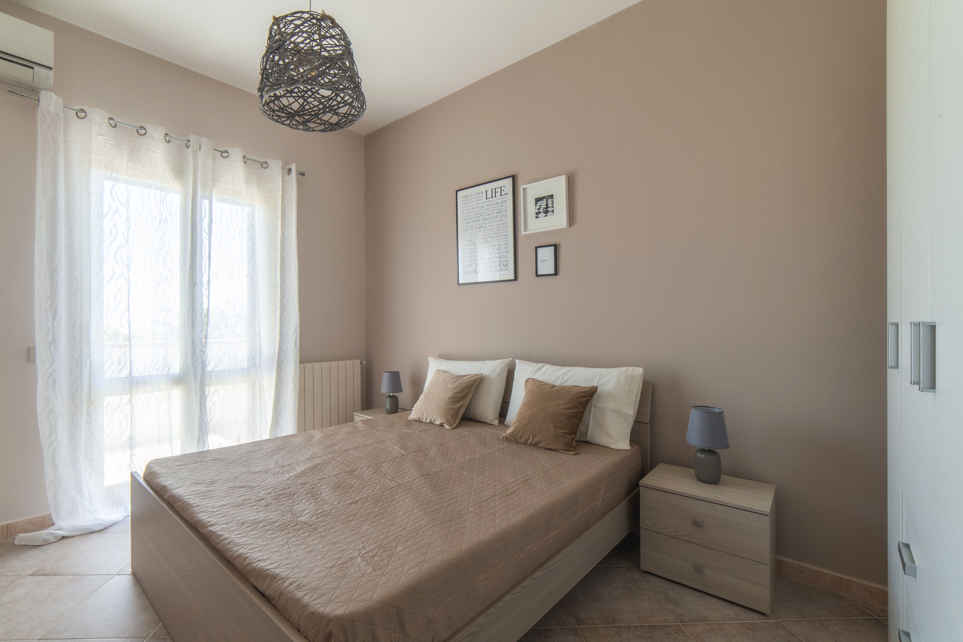 4 Schlafzimmer, Schreibtisch, Bügeleisen/Bügelbrett, kostenloses WLAN