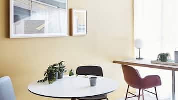 Zimmersafe, Bügeleisen/Bügelbrett, kostenloses WLAN, Bettwäsche