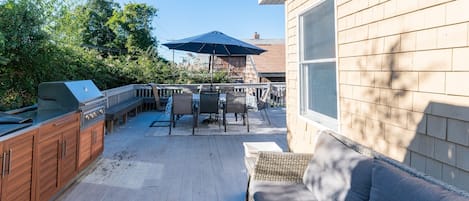 屋外ダイニングエリア