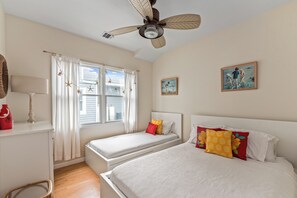 4 makuuhuonetta, silitysrauta/-lauta, ilmainen Wi-Fi