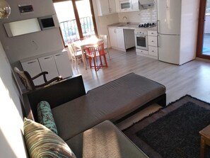 Apartment, 1 Bedroom, Terrace | Living area