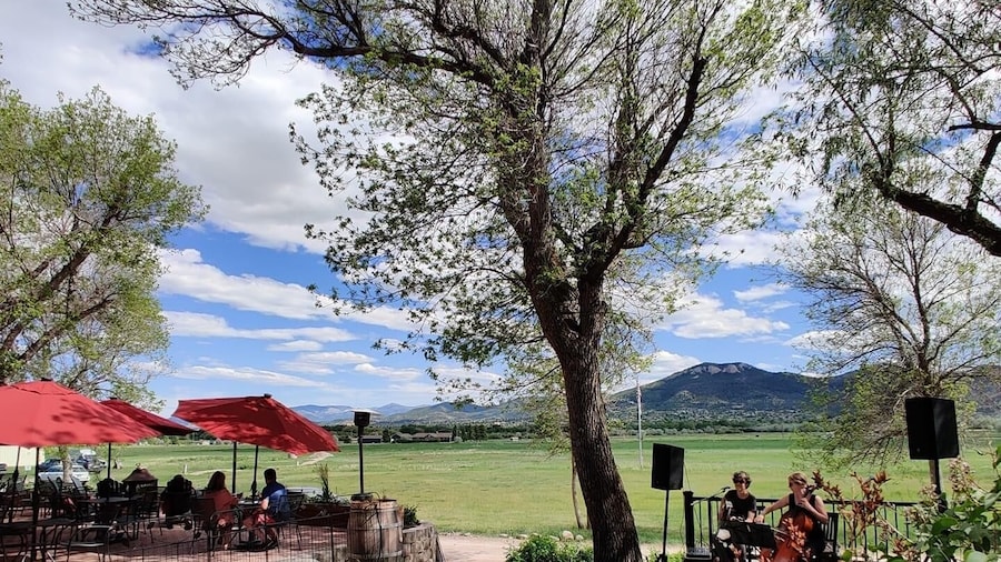 Oddfellow Inn & Farm