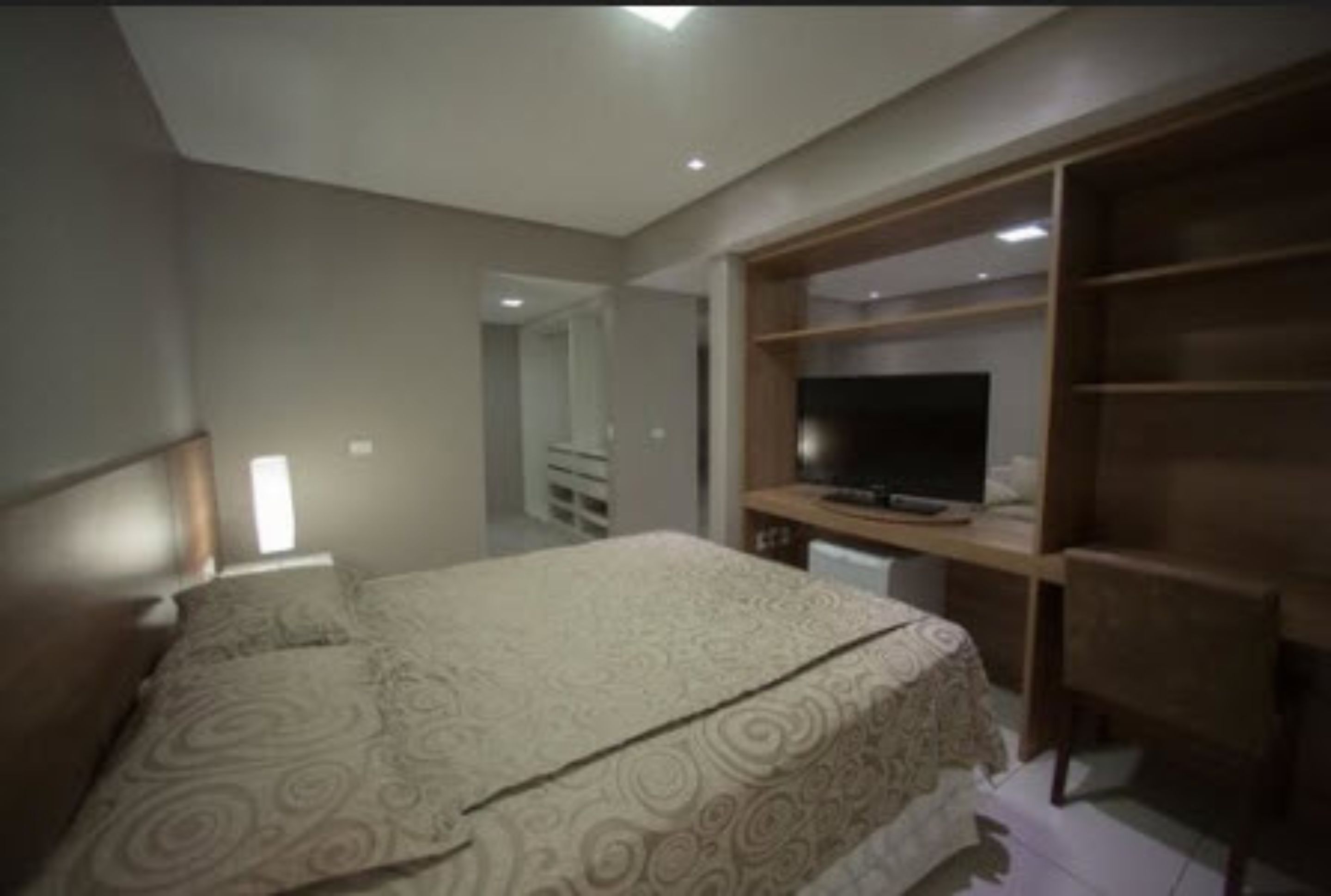 minibar, desk, free wifi, wheelchair access