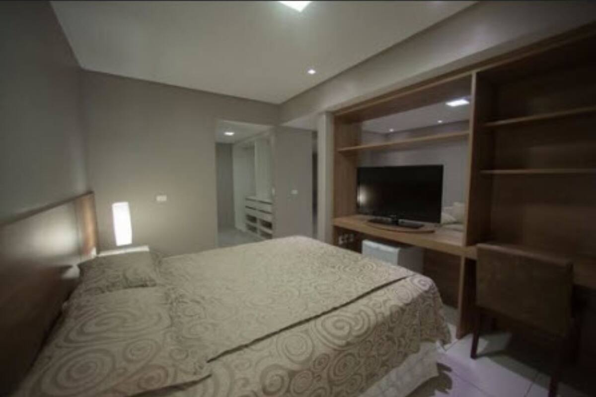 minibar, desk, free wifi, wheelchair access